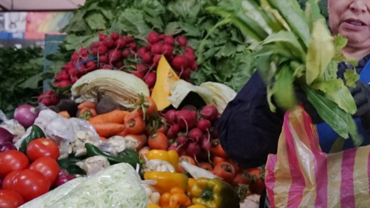 Según el estudio, hortalizas que se ofertan en los mercados de Quito, como tomate, zanahoria y lechuga tienen plomo y cadmio.