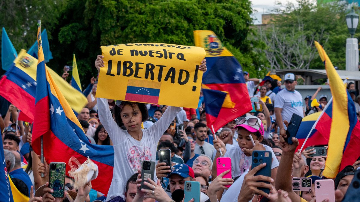 Simpatizantes del candidato a la Presidencia de Venezuela por la Plataforma Unitaria Democrática (PUD), Edmundo González Urrutia.