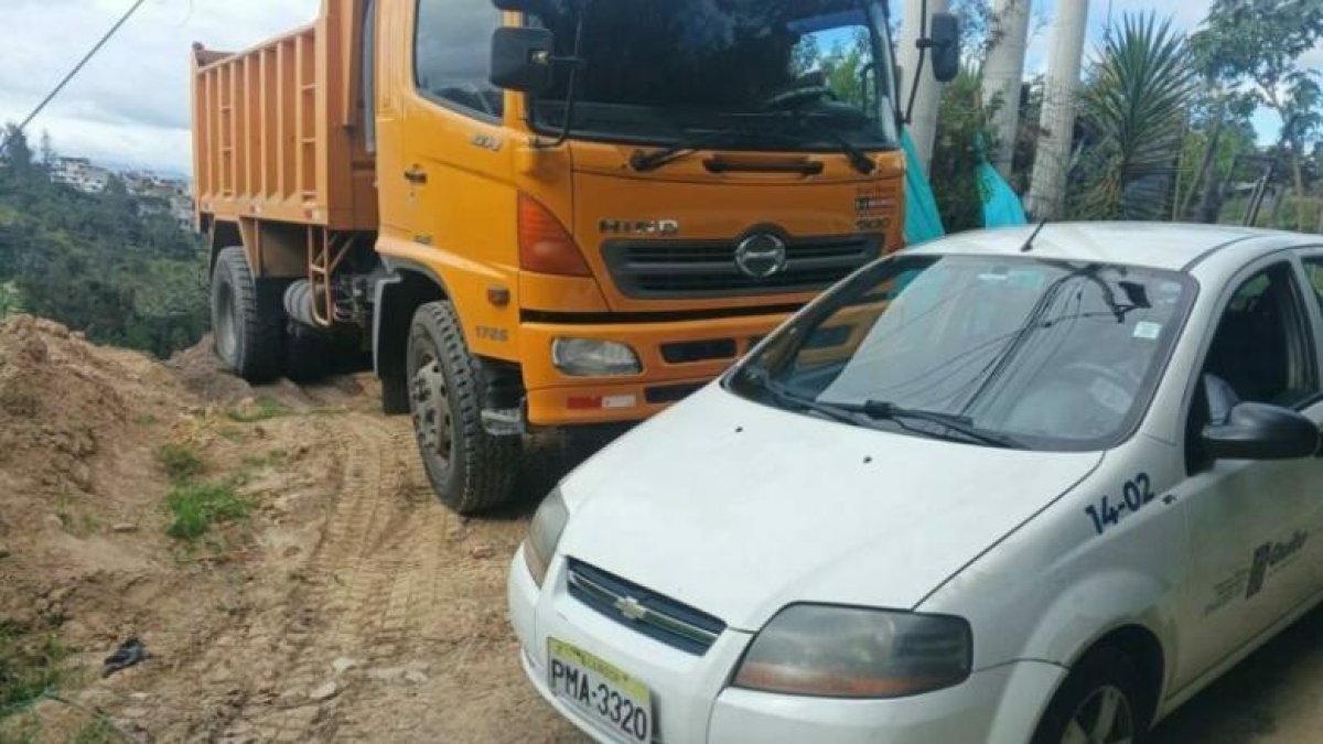 El pasado 5 de junio, el conductor de una volqueta que vertía desechos en la quebrada Matacucho fue sancionado.