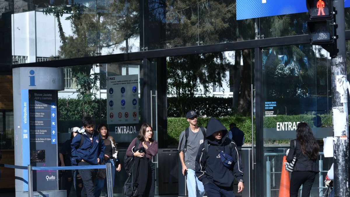 Referencial: Los jóvenes quiteños que estén cursando estudios de tercer nivel en universidades, institutos y conservatorios públicos pueden participar para la ayuda económica