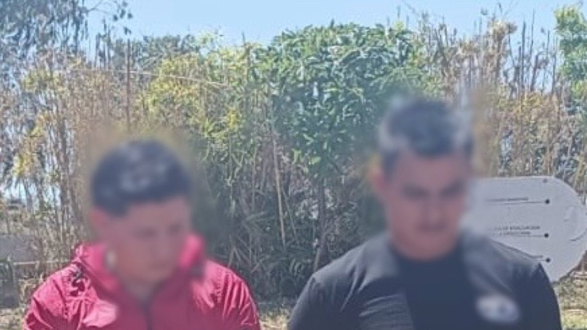 Dos personas fueron aprehendidas por su implicación en el delito de tráfico de drogas.