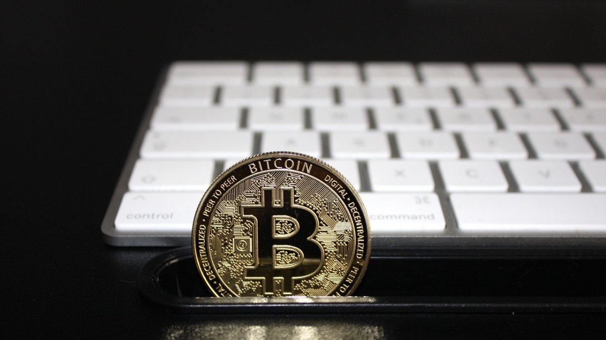 El uso de criptomonedas, como bitcoin, ha crecido ha escala global.