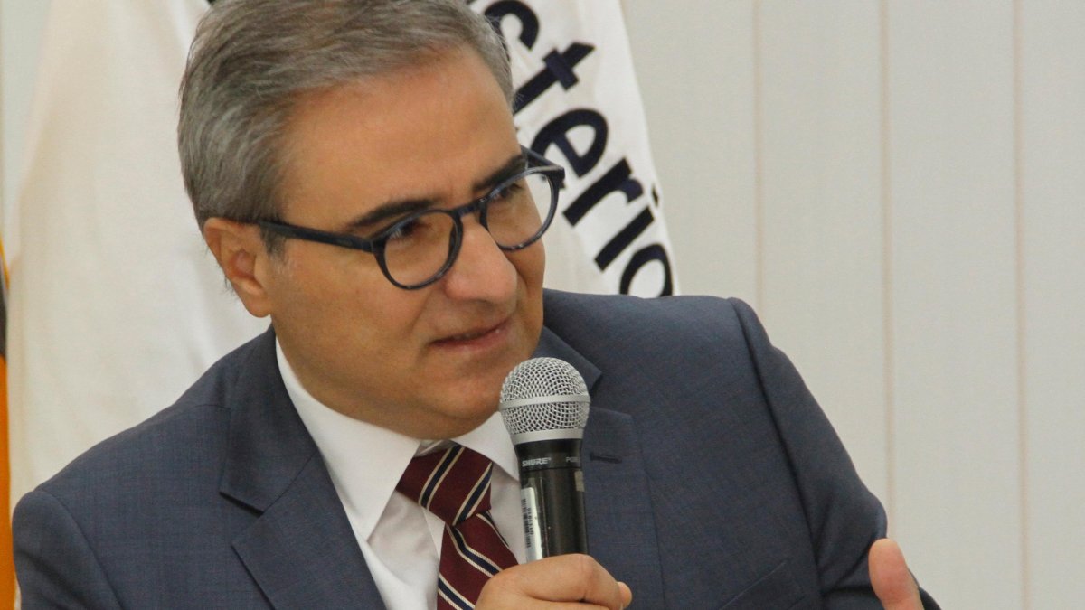 El ministro de Energía, Antonio Goncalves, no acudió a la Comisión ocasional que investiga la contratación de barcazas.