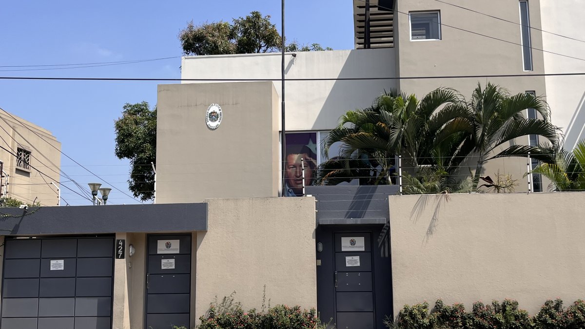 Sede. Maduro cerró los consulados de Ecuador en el último día de actualizaciones para el registro electoral.