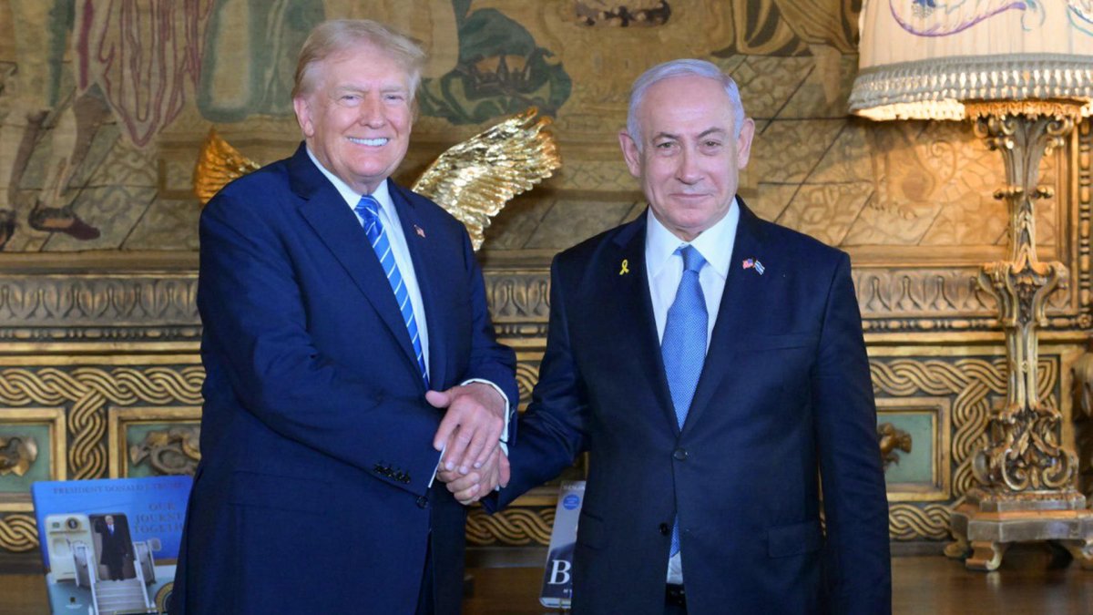El candidato presidencial republicano Donald Trump ha recibido este viernes en su casa vacacional de Mar-a-Lago, en Florida, al primer ministro de Israel, Benjamin Netanyahu.