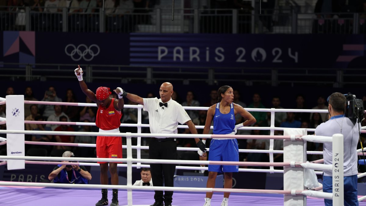 Palacios celebra su victoria en el North Paris Arena.