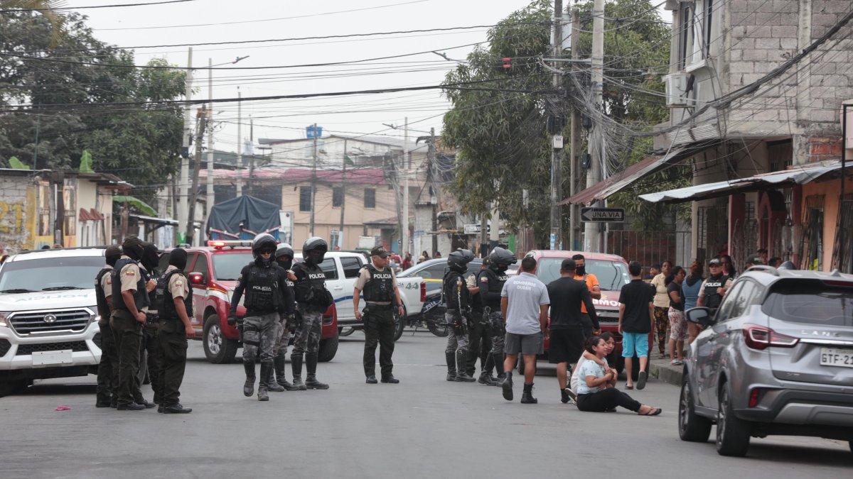 Se conoce preliminarmente que los bomberos acudían al rescate de una persona ahogada.