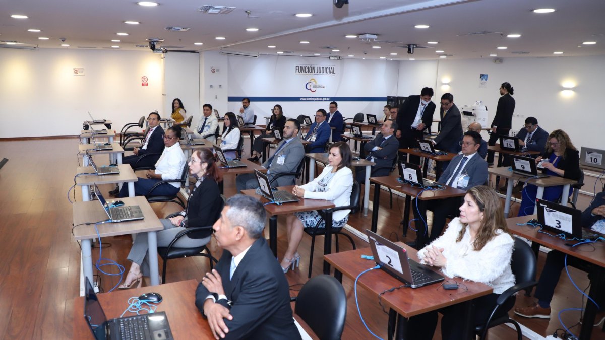 Los aspirantes para integrar la Corte Nacional de Justicia rinden la prueba