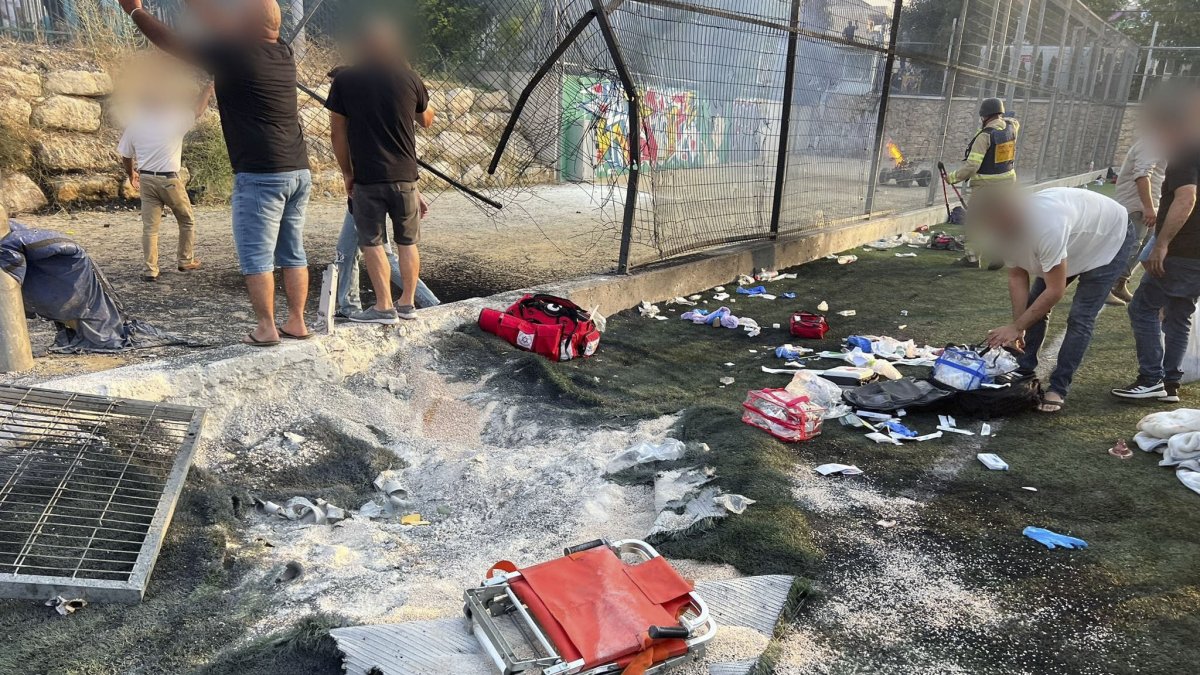 Al menos nueve personas, la mayoría niños y adolescentes, han muerto este sábado tras la caída de un proyectil disparado desde Líbano contra la ciudad de Majdal Shams.