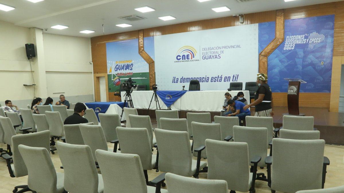 En Guayas se repite el nombre de Daniel Veintimilla como vocal de la Junta Electoral.