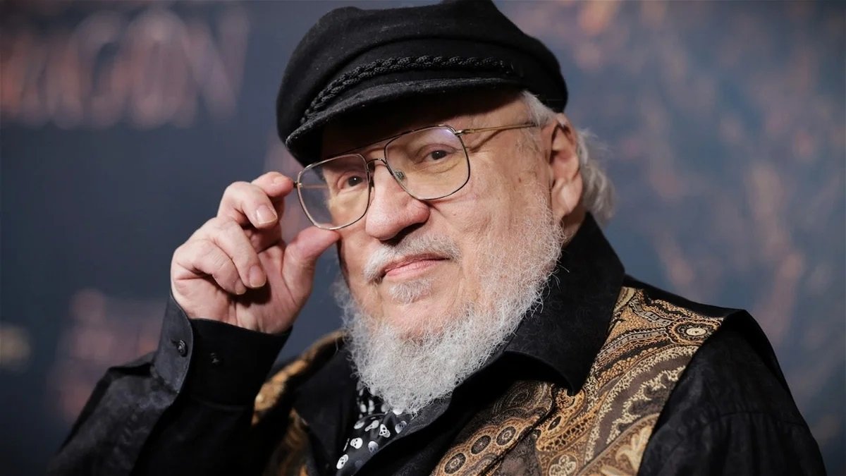 George R. R. Martin es un escritor y guionista estadounidense de literatura fantástica, ciencia ficción y terror.