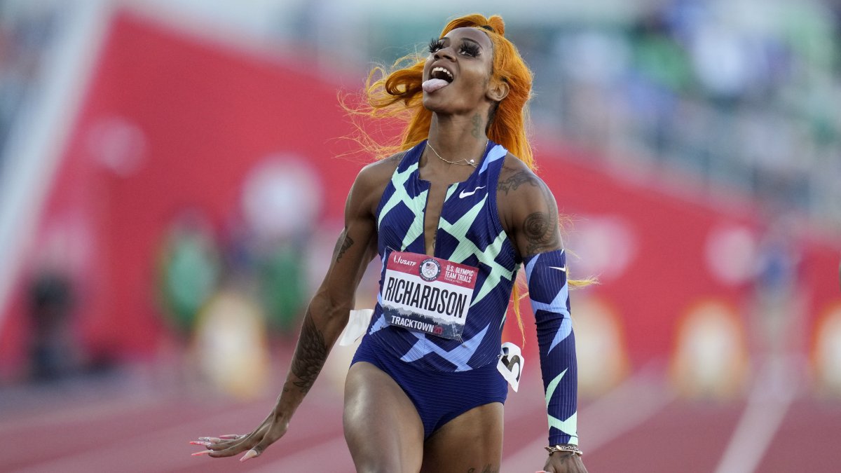 La velocista estadounidense Sha´Carri Richardson, fue suspendida por usar cannabis para aliviar su pena por la muerte de su madre y se perdió los Juegos de Tokio. Ahora está París.
