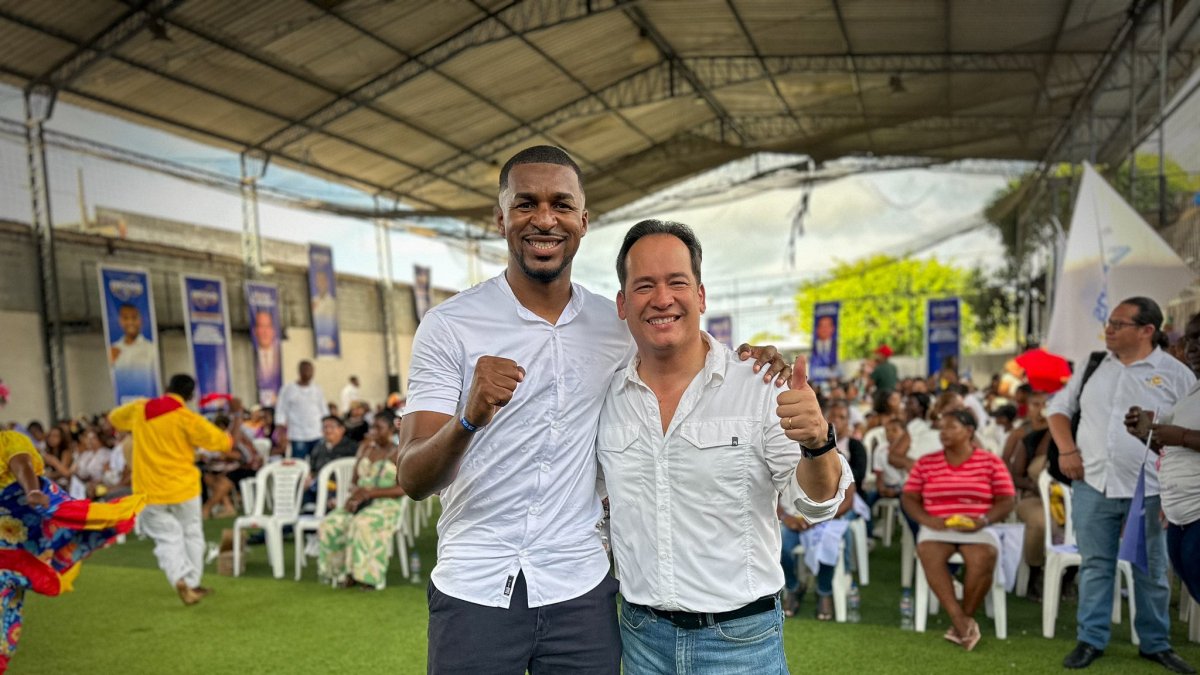 Frickson Erazo y el precandidato presidencial de Construye, Henry Cucalón.