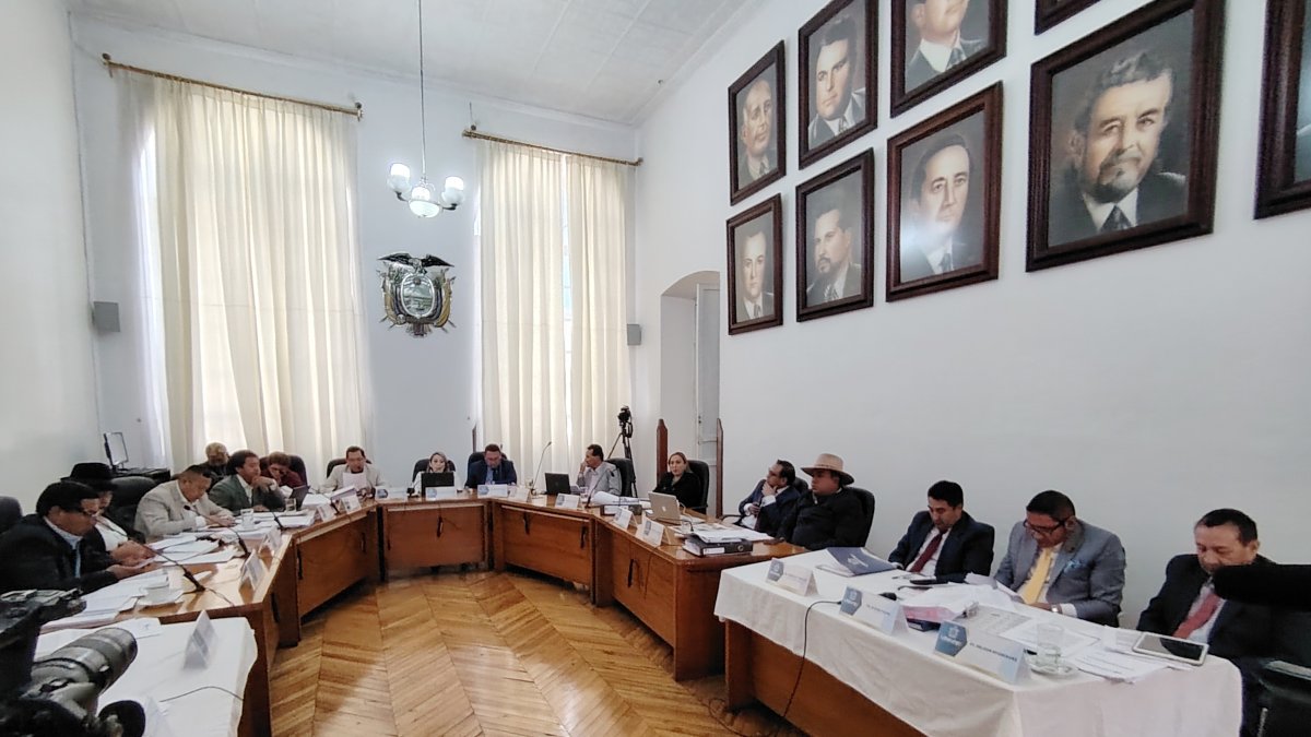 En la sesión de la cámara edilicia donde se conoce el informe de mayoría.