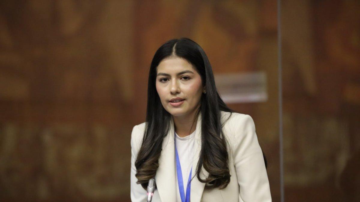 Dennis Garcés (PSC), asambleísta por Galápagos, destaca con cifras la situación en el principal destino turístico del país.