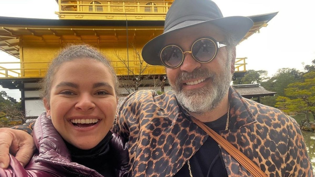 Lucero con su padre.