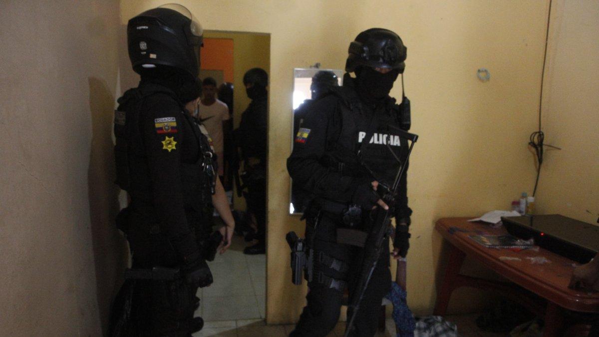 El procedimiento se ejecutó en el distrito Nueva Prosperina. Hay cuatro detenidos.