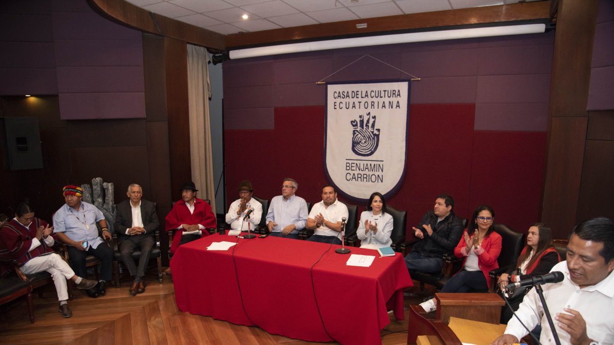 Para las elecciones de 2025, la izquierda hace un intento de unidad.