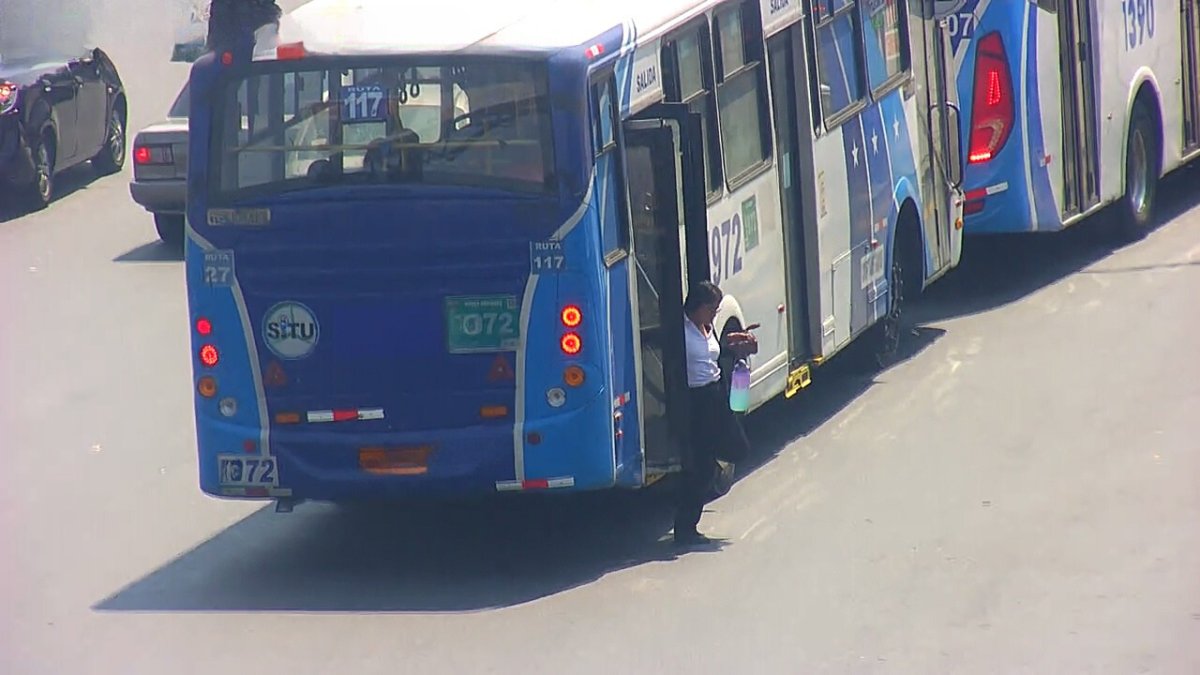 El alcalde compartió fotografías de diferentes vehículos por la ciudad.