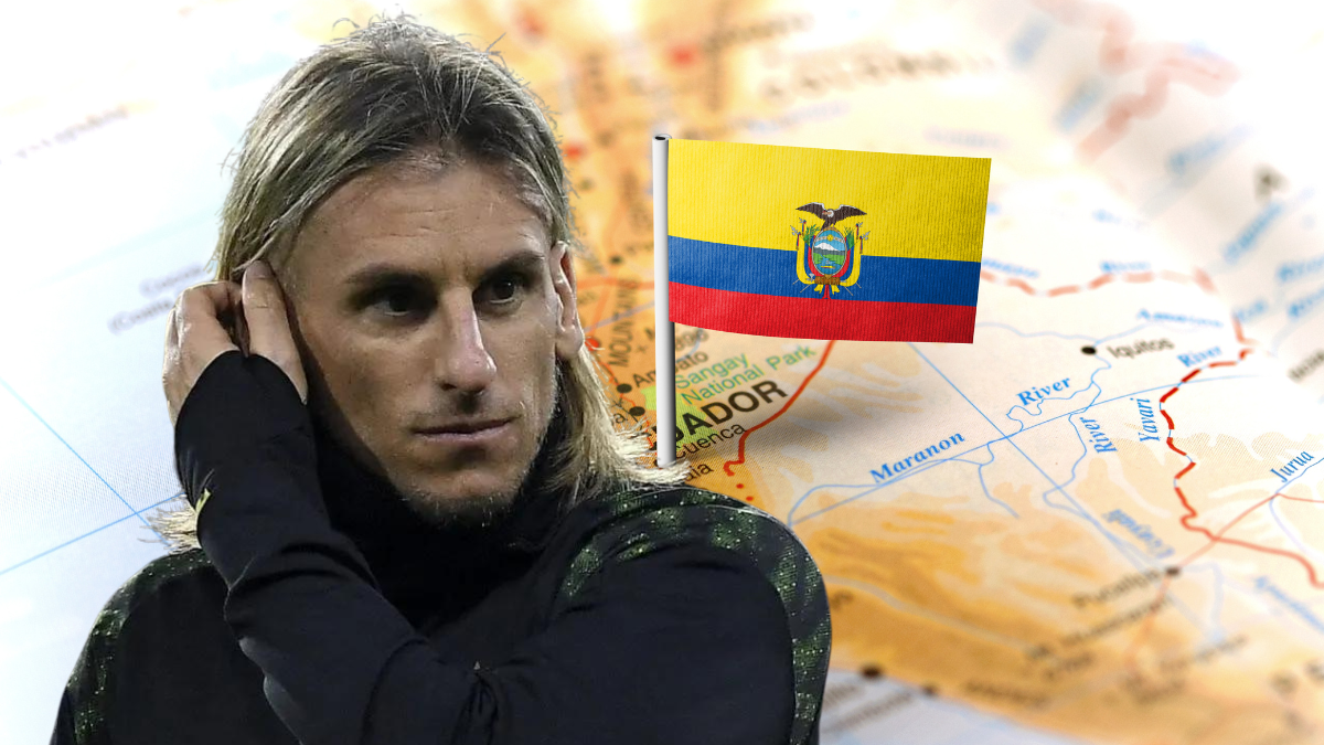 Beccacece no fue futbolista profesional, solo jugó de forma amateur en la posición de lateral derecho.