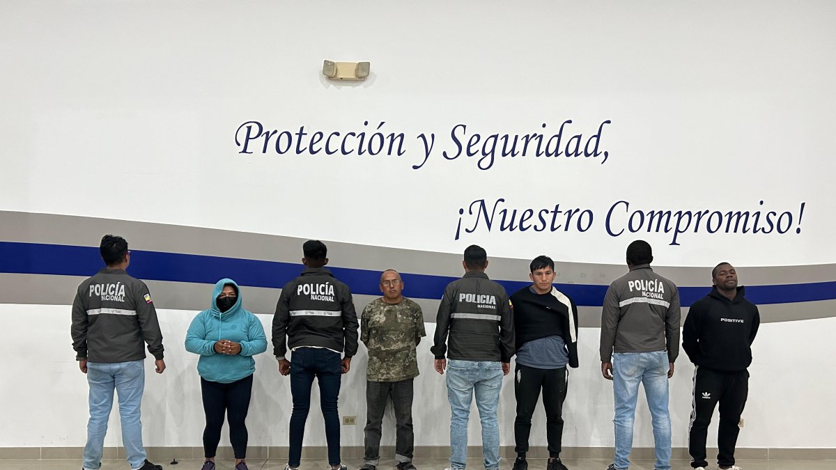 Tres hombres y una mujer fueron aprehendidos por la Policía.