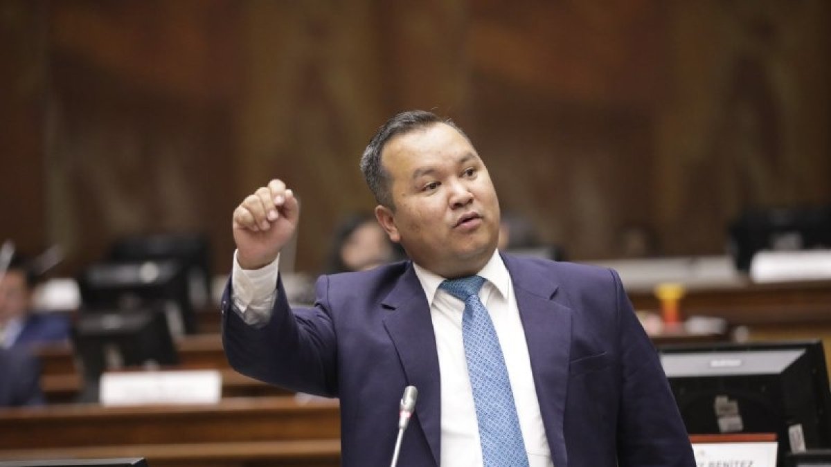 Legislador. Andrés Briones pidió que se eliminen varios textos del informe.