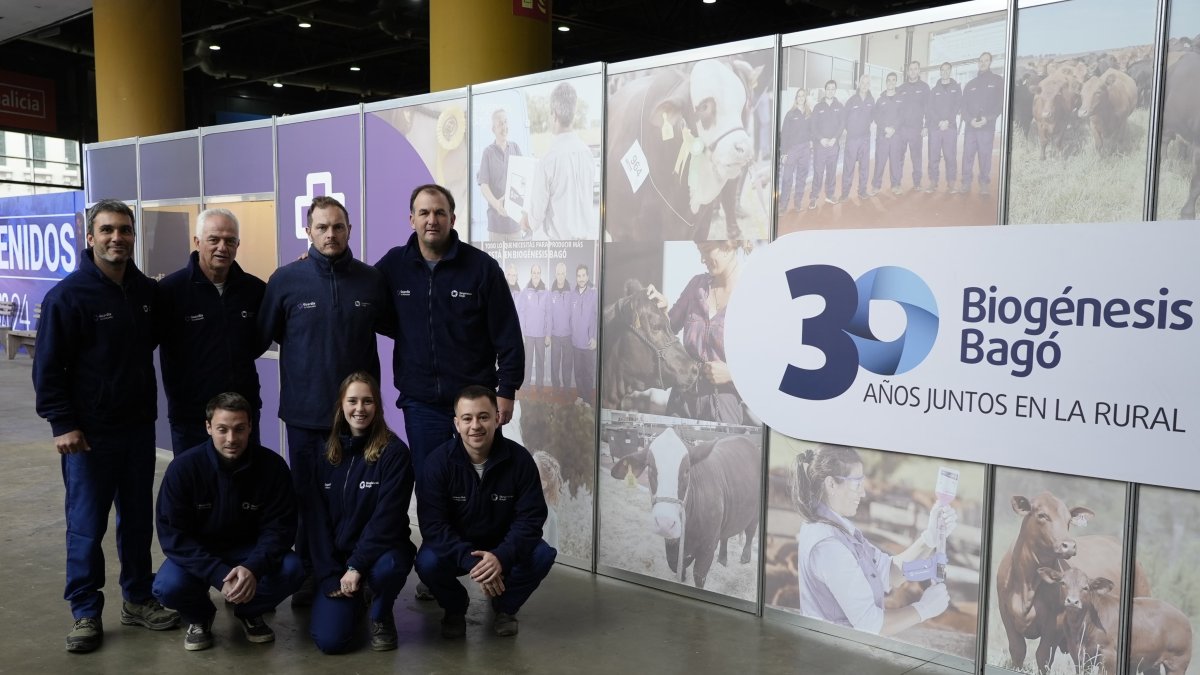 Una muestra a los integrantes de la Guardia Veterinaria, en Buenos Aires.