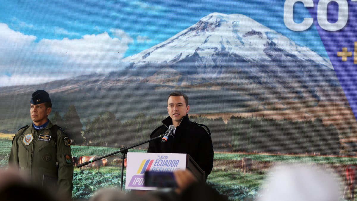 El presidente ecuatoriano Daniel Noboa respalda los señalamientos de fraude en Venezuela.