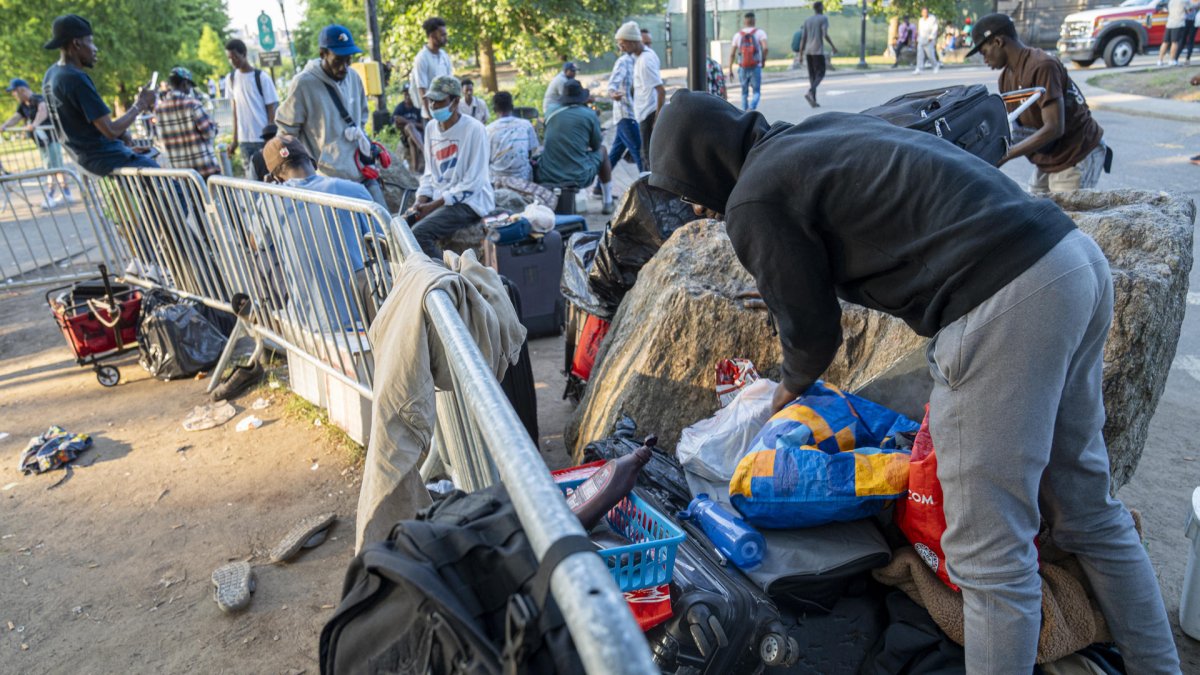 Fotografía de archivo que muestra a un grupo de inmigrantes en Estados Unidos.