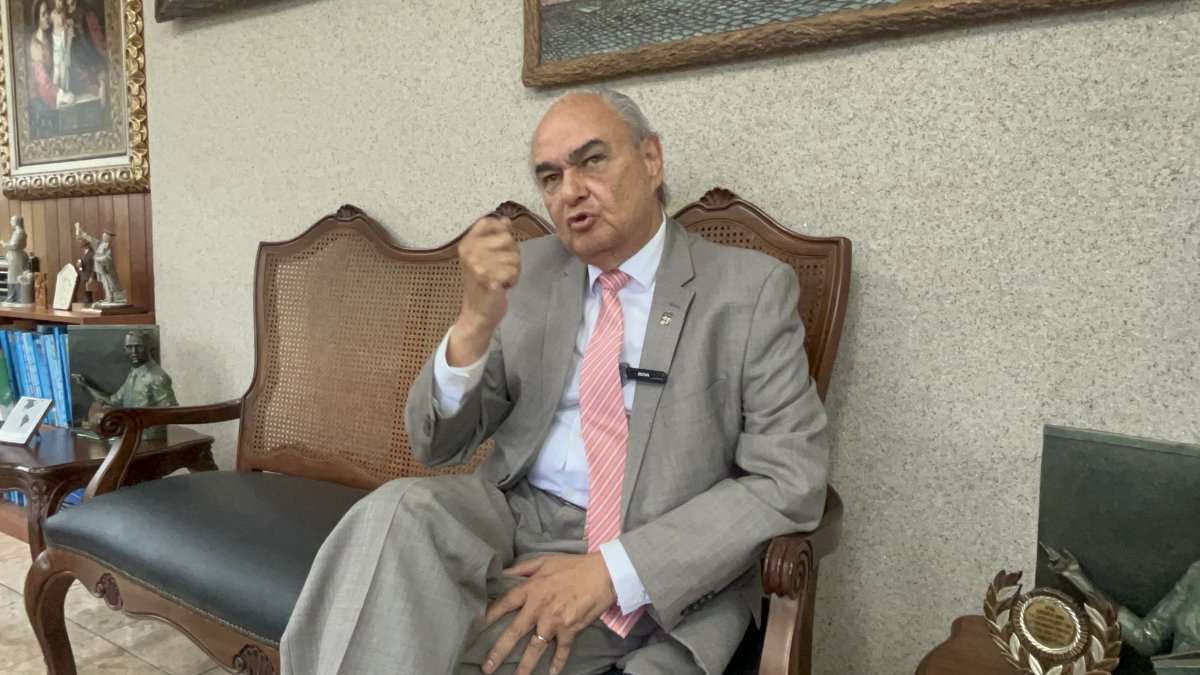 Educación. Abelardo García Calderón creó, en 1995, el diseño curricular y el modelo que se implantó para la secundaria del IPAC.