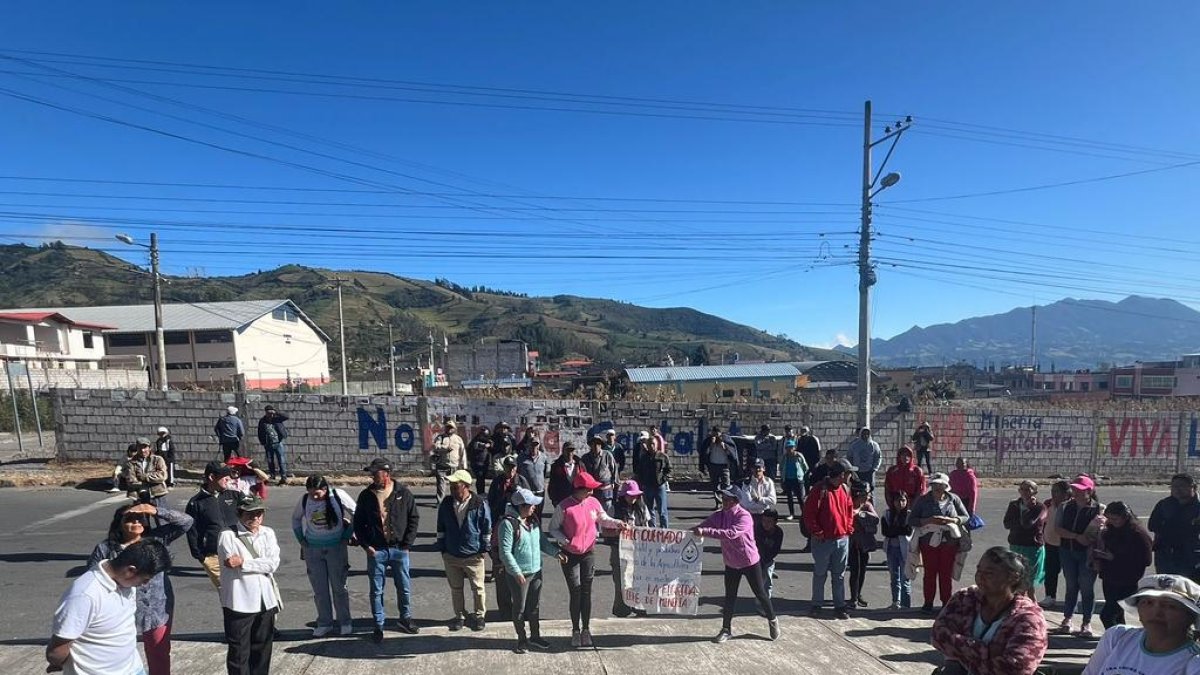 Defensa de comuneros de Palo Quemado rechazaron que no se les permitió el acceso a la Unidad Judicial para conocer la sentencia de manera presencial, el 2 de agosto.