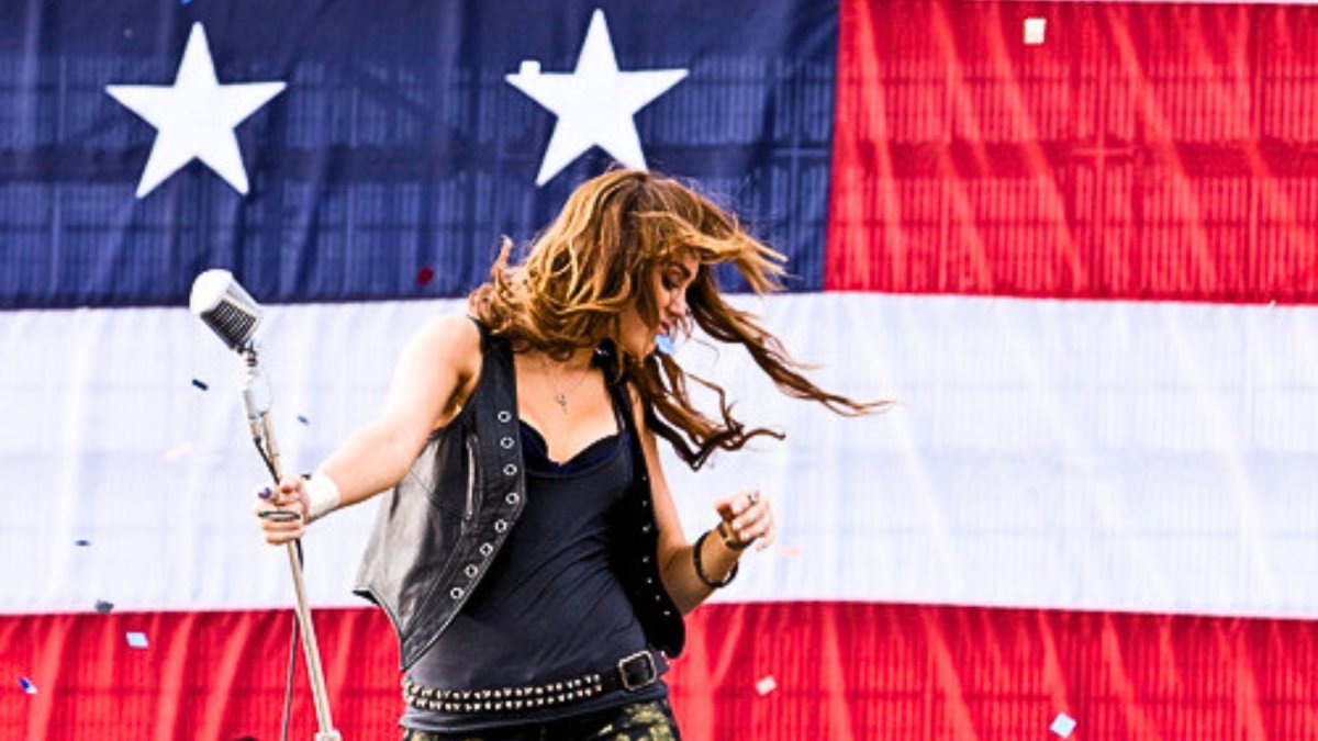 Miley Cyrus tenía 17 años cuando grabó 'Party in the U.S.A'.