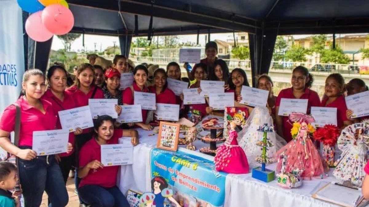 La fundación busca formar y acompañar el desarrollo de emprendedores.