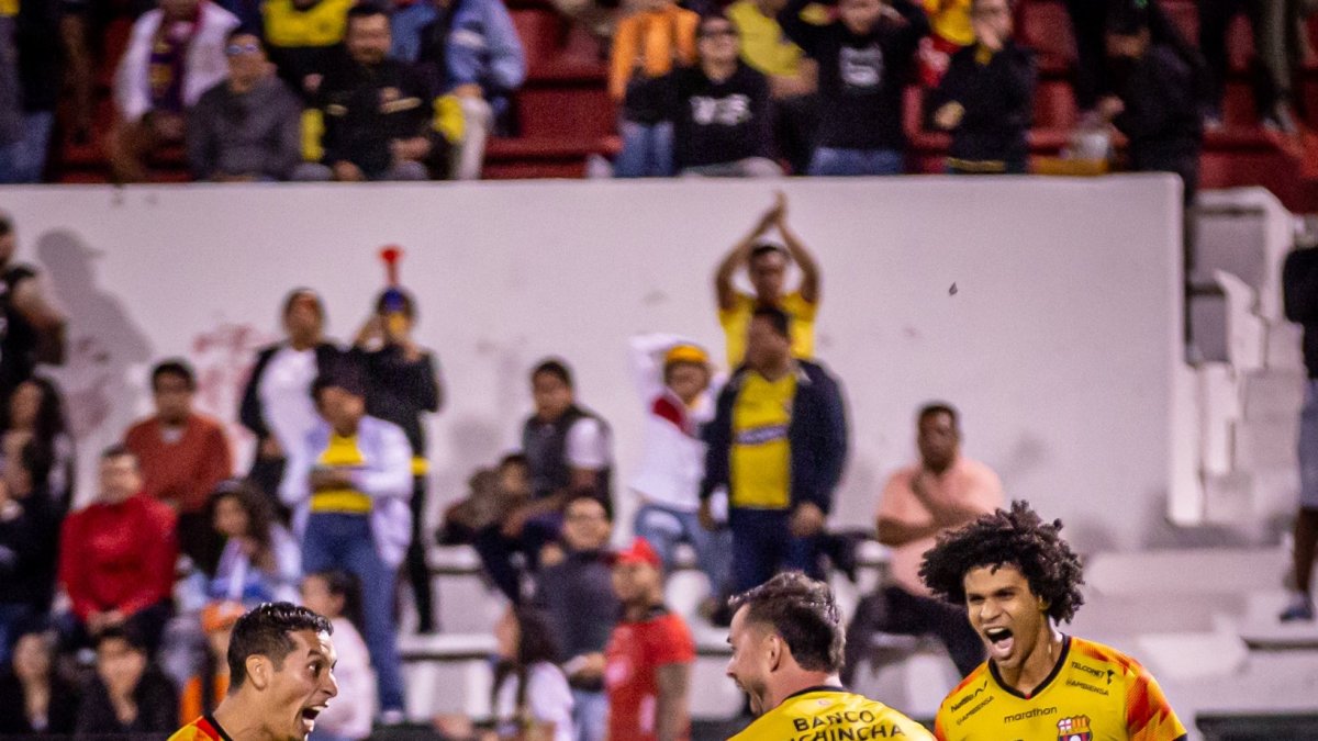 Toda la alegría de Barceloa, Jesús Trindade, Octavio Rivero y Edward Bello.