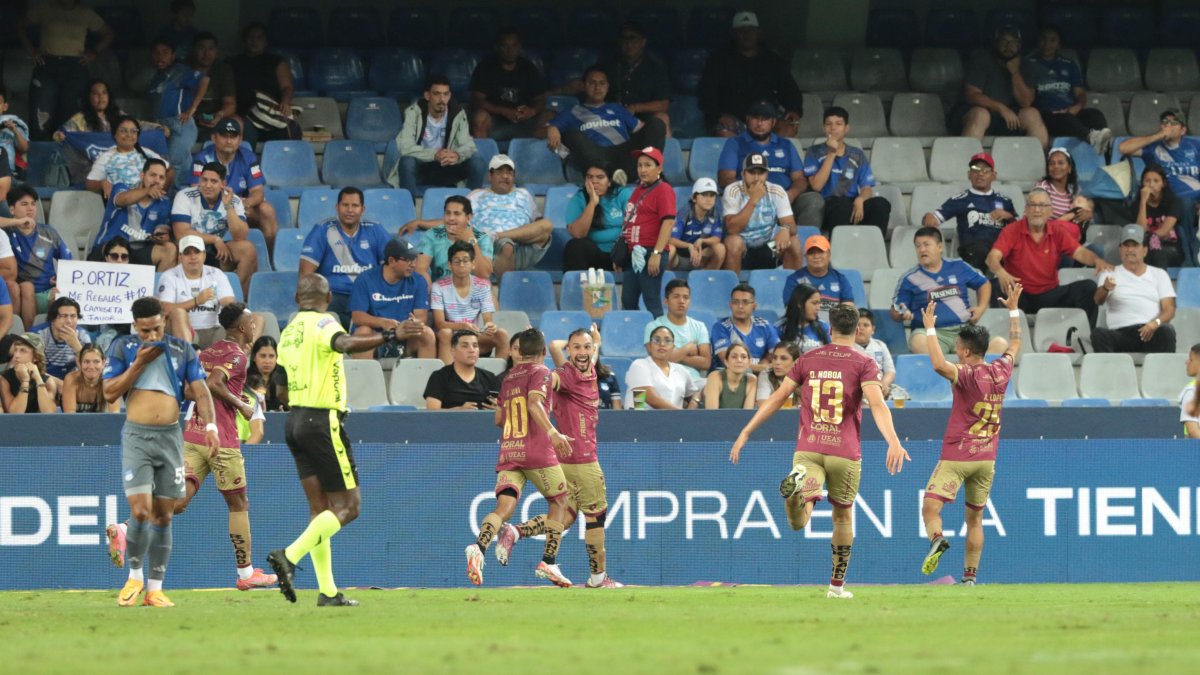 Deportivo Cuenca sorprendió en la primera fecha, hizo fiesta en el Capwell.