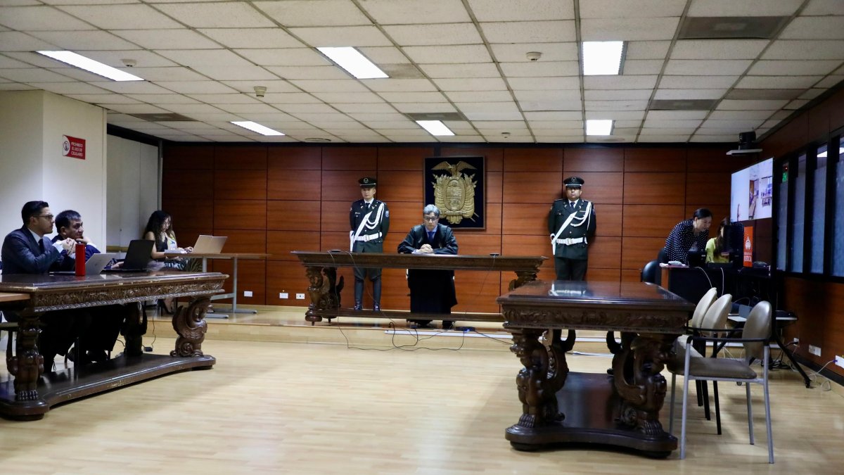 El exfuncionario fue detenido y se conectó a la diligencia vía telemática.