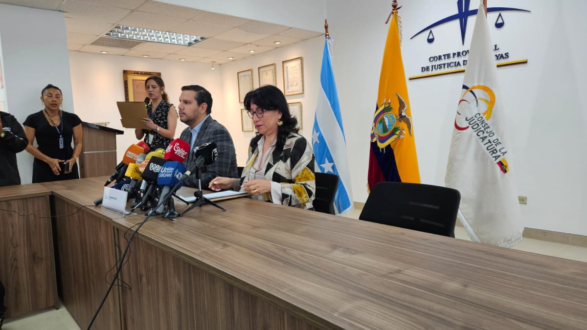 La vocal del Consejo de la Judicatura, Solanda Goyes, durante la rueda de prensa.