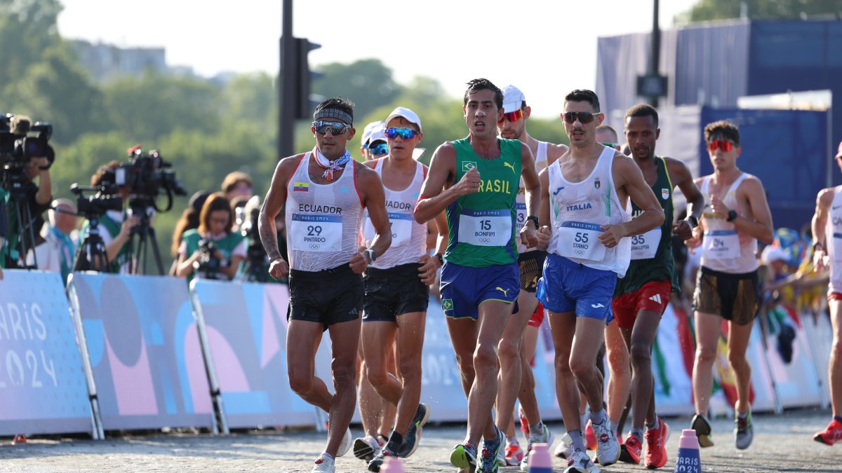 El ecuatoriano Daneil Pintado (i) lideró la prueba de los 20 kilómetros varones individual del pasado 1 de agosto.