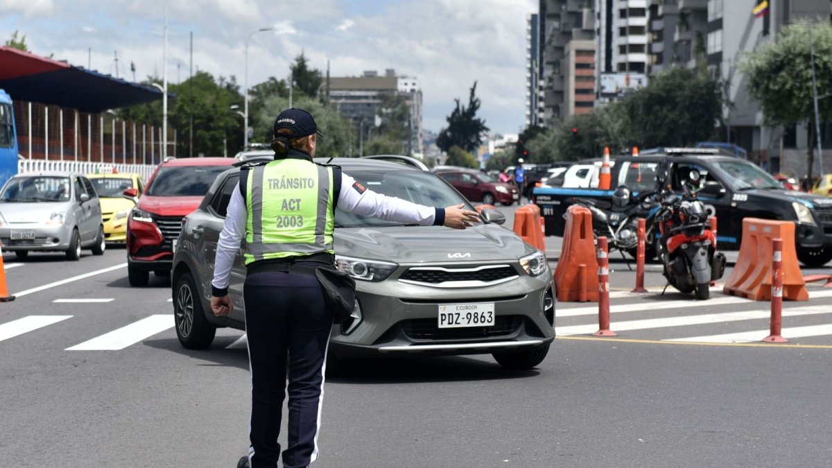 En la avenida de Los Shyris se van a realizar operativos preventivos de velocidad en Quito.