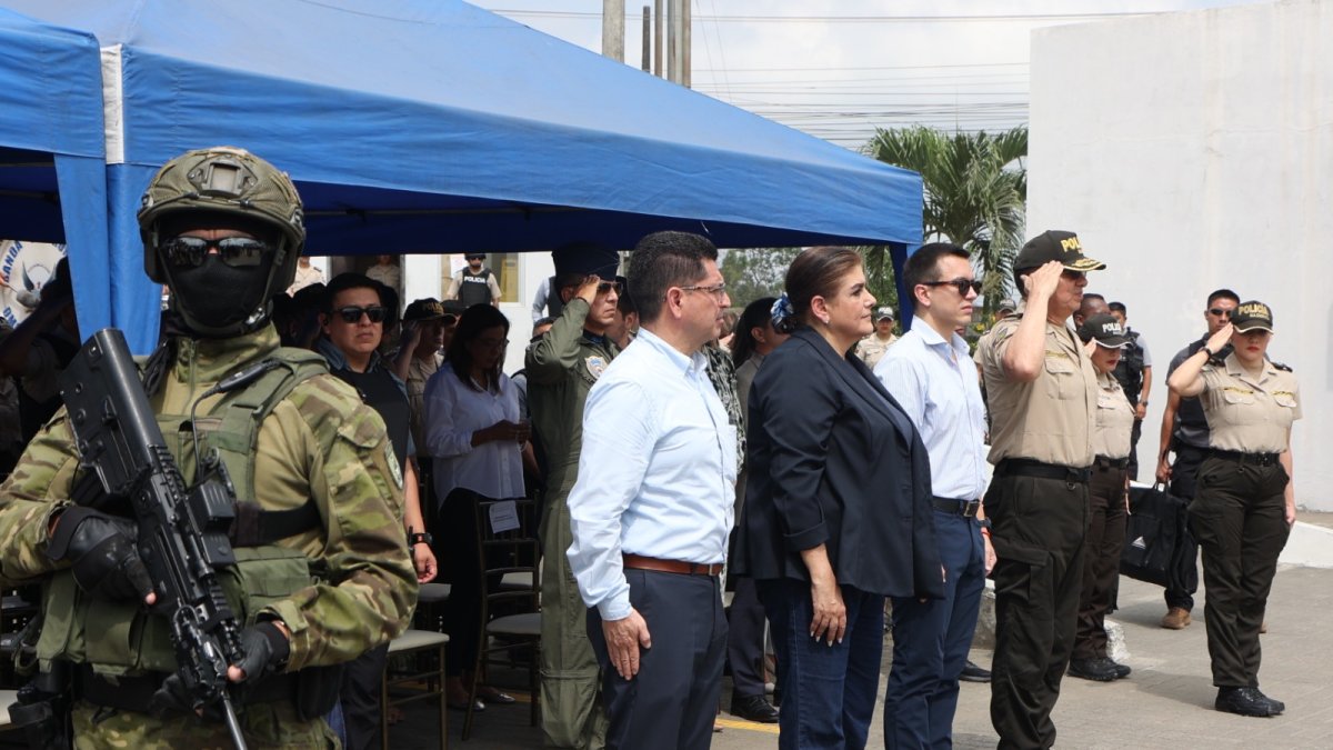 Para censurar y destituir a un o una ministra de Estado, en el Pleno, se requieren 92 votos a favor.