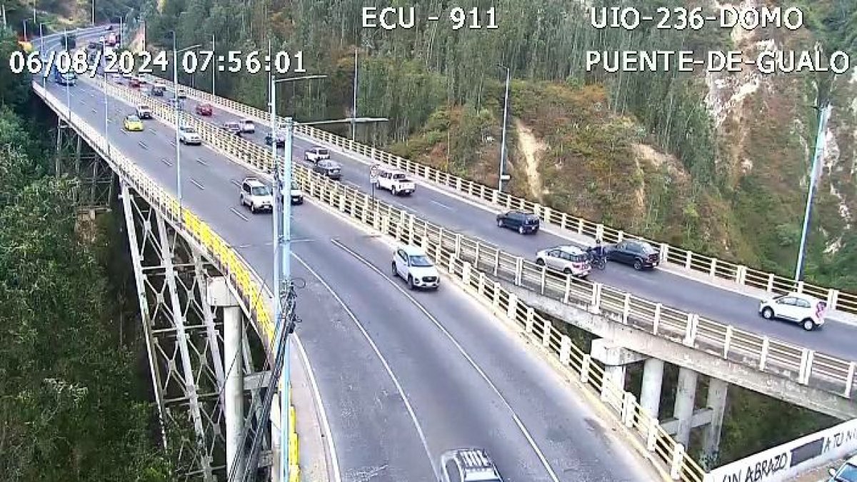 La emergencia ocurrió en el puente de Gualo, en la avenida Simón Bolívar.