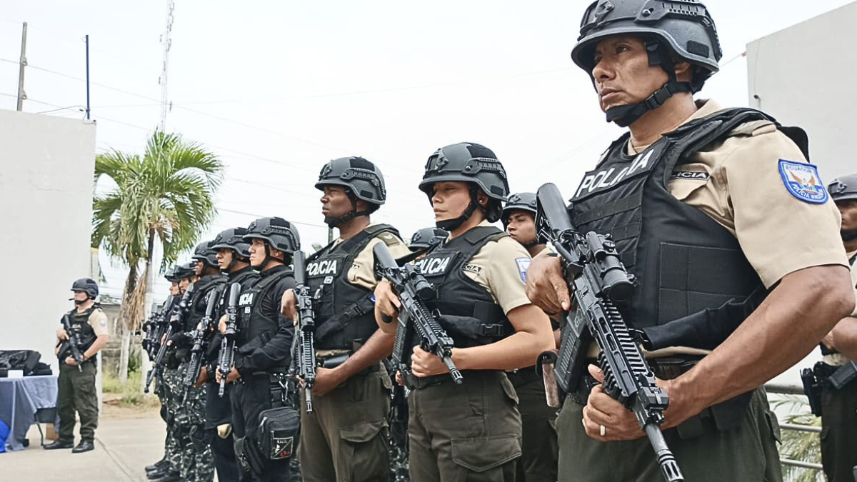 El presidente Noboa informó que el Estado ha adquirido 1.752 fusiles.