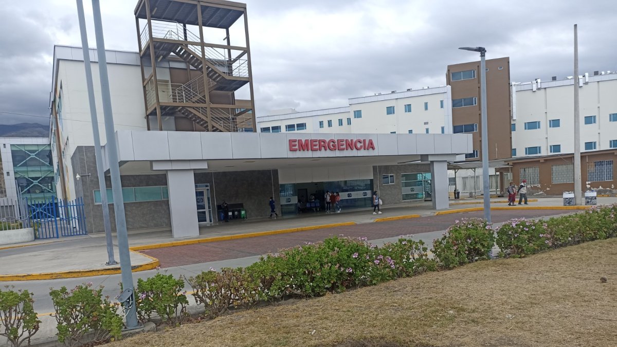 El reo se escapó del hospital Docente de Ambato mientras recibía terapia física.