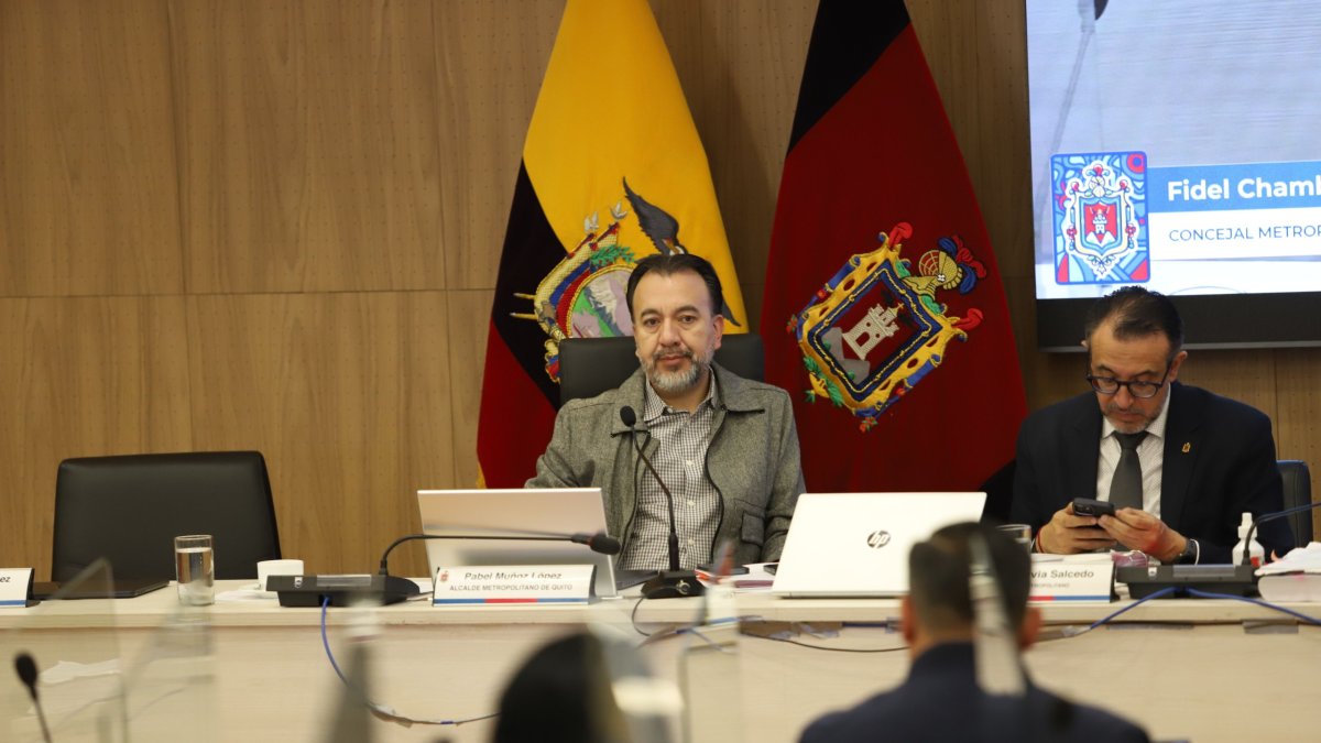 Concejo. Ayer, el alcalde Pabel Muñoz presidió su primera sesión ordinaria luego del anuncio de un pedido de revocatoria en su contra.