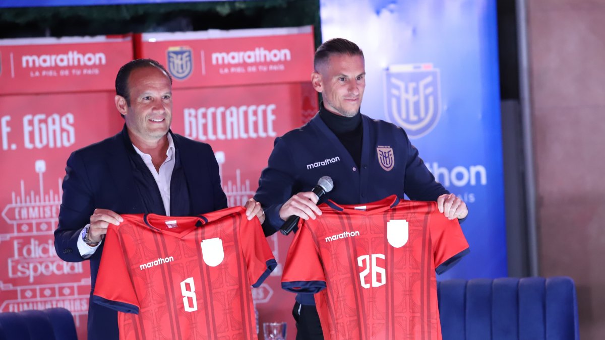 En medio de la presentación del nuevo DT de la selección de Ecuador, Sebastián Beccacece, se hizo oficial la camiseta para las eliminatorias.