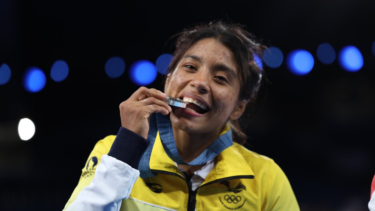 La ecuatoriana Lucía Yépez se llevó la presea de plata de lucha en París 2024