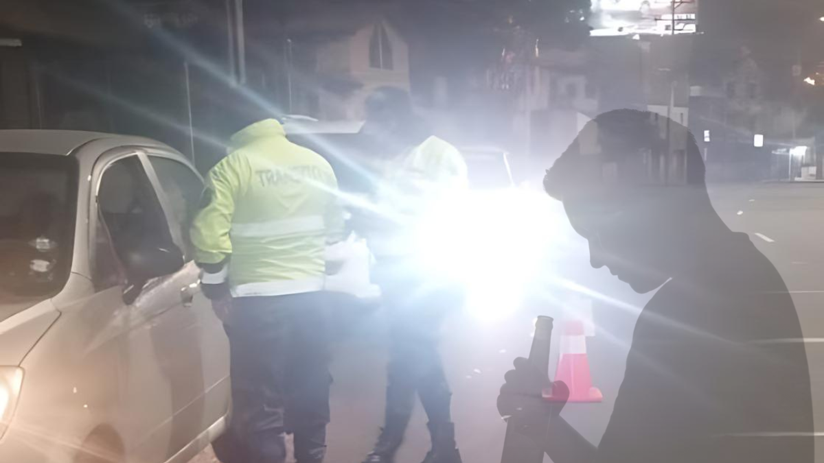 Durante la detención del exfuncionario se negó a realizar la prueba del aliento alcohólico y el juez dispuso su libertad.