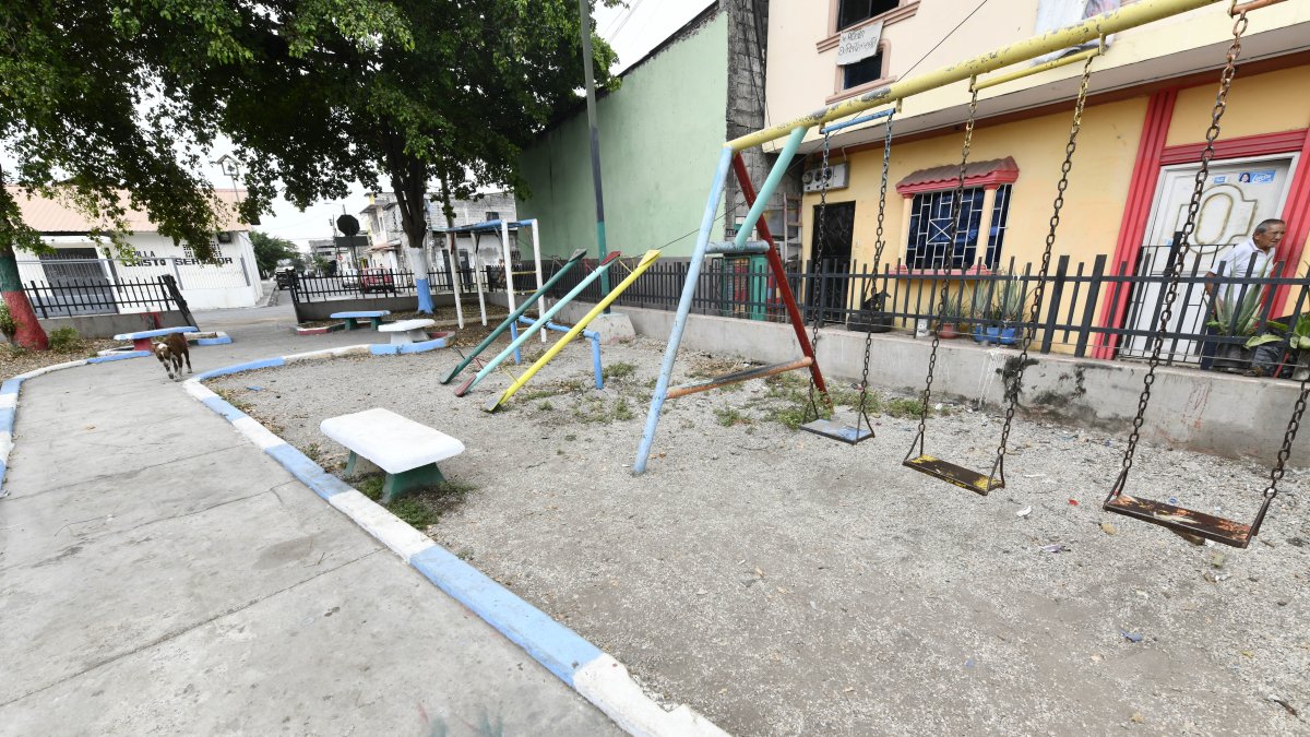 El Municipio dispuso el despeje y limpieza de este parque, que estaba repleto de repuestos mecánicos