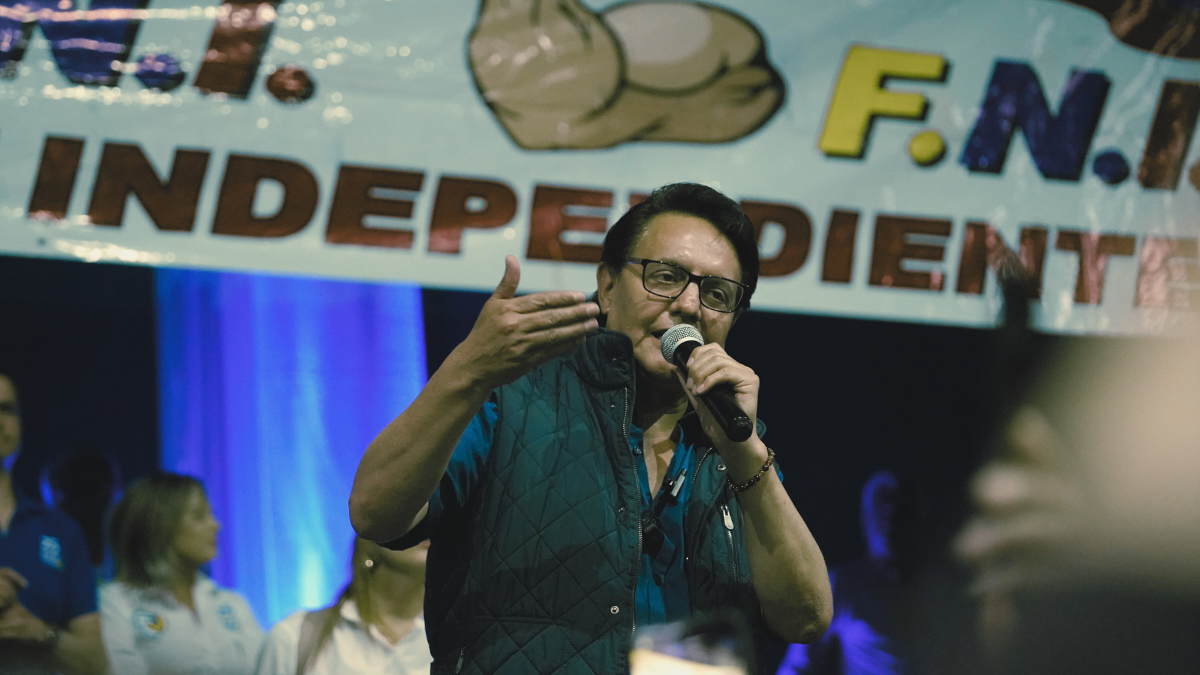 Fernando Villavicencio en un mitin político.