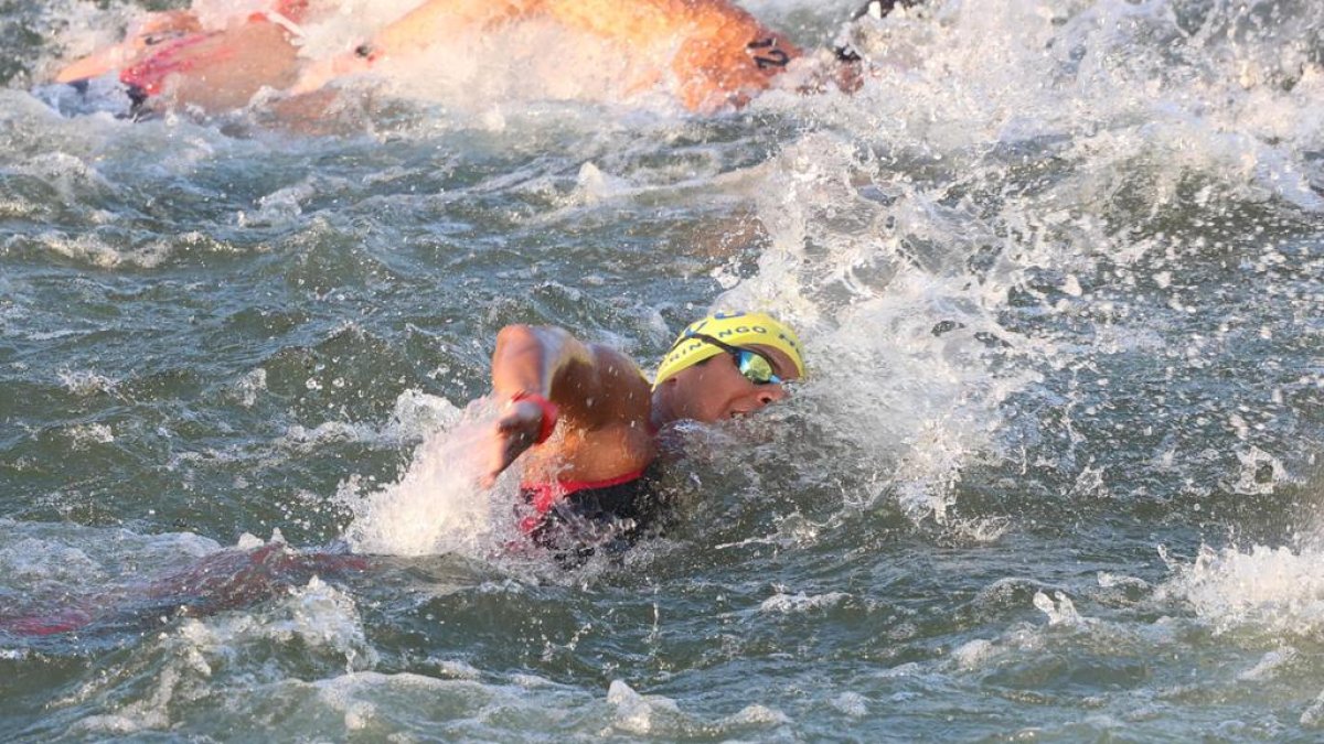 David Farinango cumplió con una destacada participación al mantener un buen ritmo en la prueba de aguas abiertas de los Juegos de París 2024.